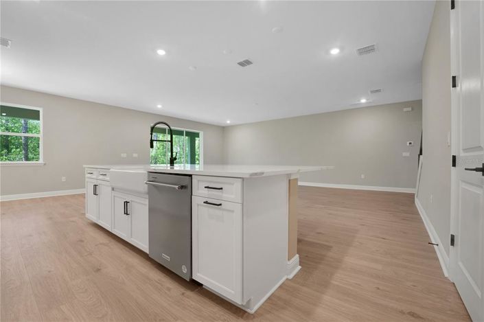 Image No.45-6 Bed Property for sale