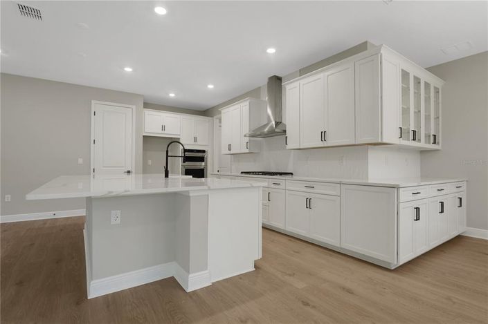 Image No.48-6 Bed Property for sale