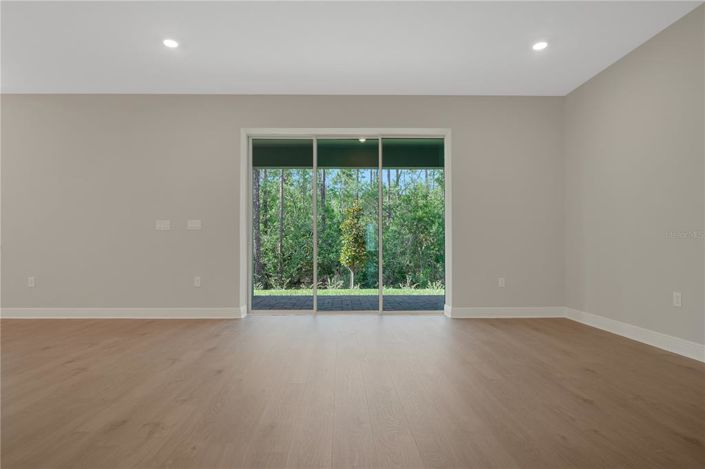 Image No.50-6 Bed Property for sale