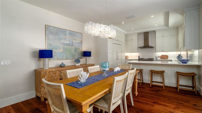 Image No.10-5 Bed Property for sale