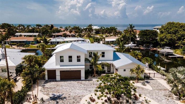 Image No.2-5 Bed Property for sale