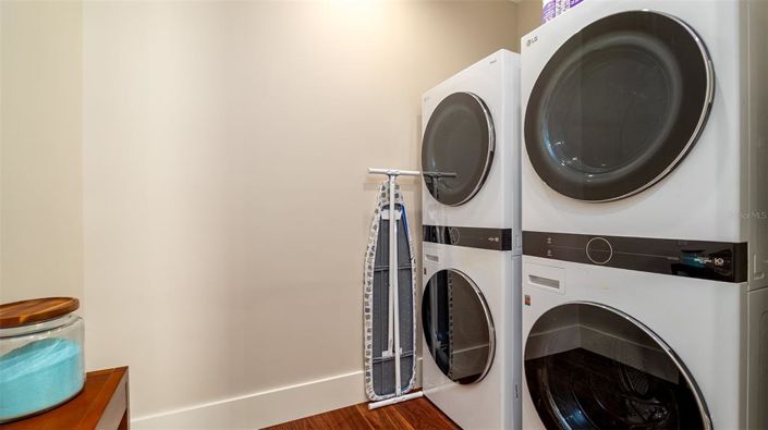 Image No.23-5 Bed Property for sale