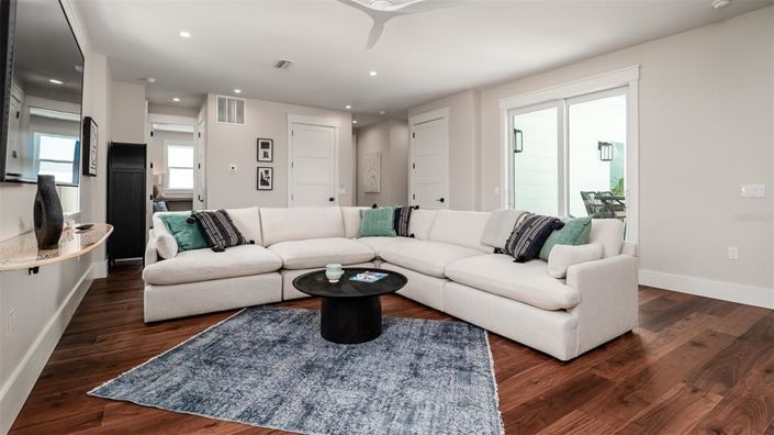 Image No.37-5 Bed Property for sale