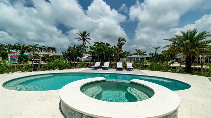 Image No.45-5 Bed Property for sale