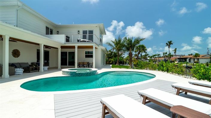 Image No.46-5 Bed Property for sale