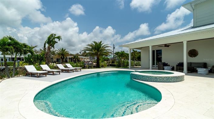 Image No.48-5 Bed Property for sale