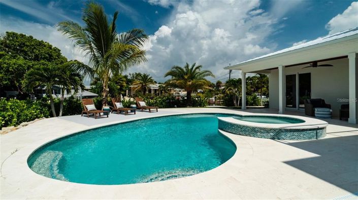 Image No.52-5 Bed Property for sale