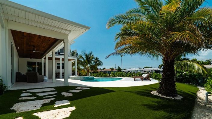 Image No.55-5 Bed Property for sale