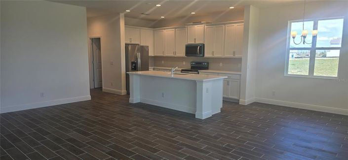 Image No.4-4 Bed Property for sale