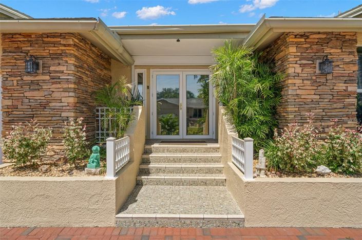 Image No.4-4 Bed Property for sale