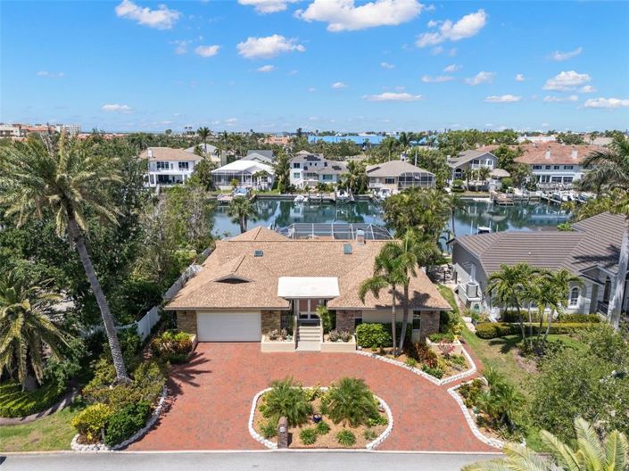 Image No.57-4 Bed Property for sale