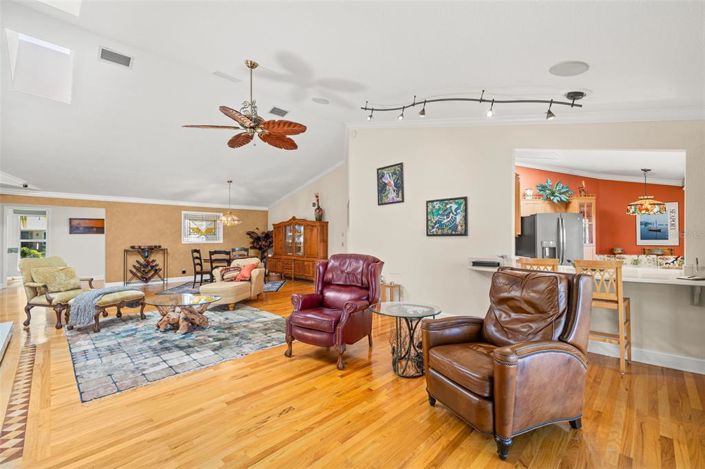 Image No.8-4 Bed Property for sale