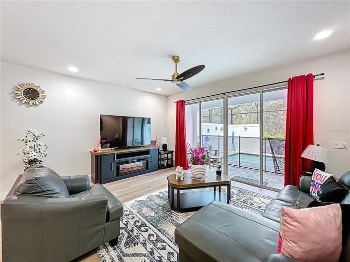 Image No.18-4 Bed Townhouse for sale