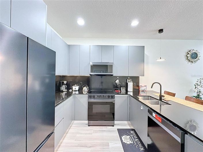 Image No.2-4 Bed Townhouse for sale