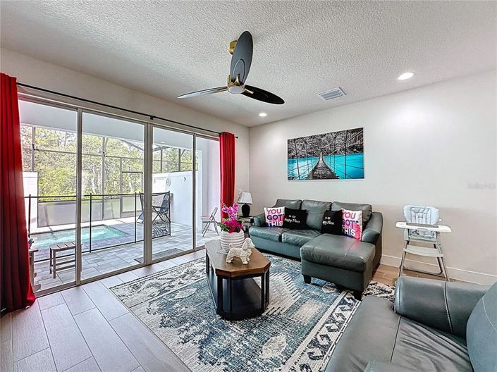 Image No.21-4 Bed Townhouse for sale