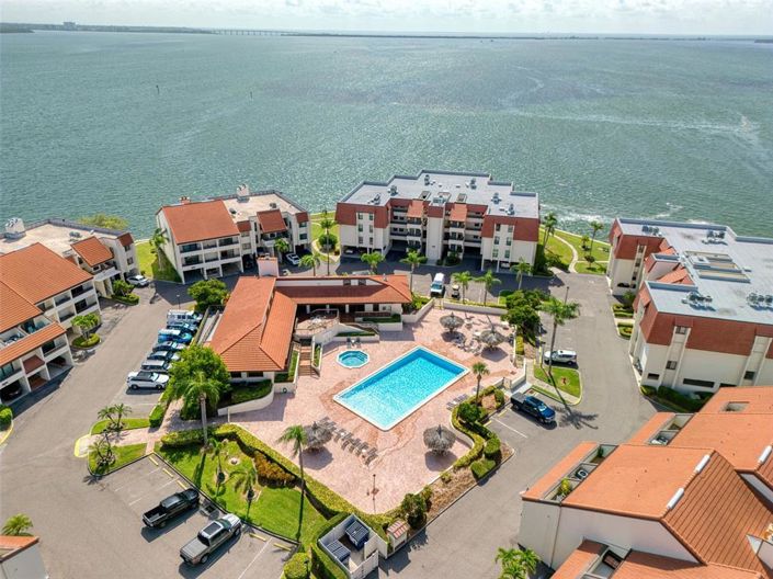 Image No.12-2 Bed Townhouse for sale