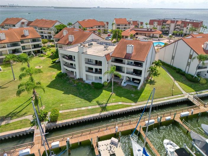 Image No.13-2 Bed Townhouse for sale