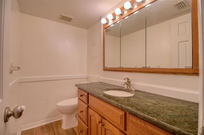 Image No.20-2 Bed Townhouse for sale