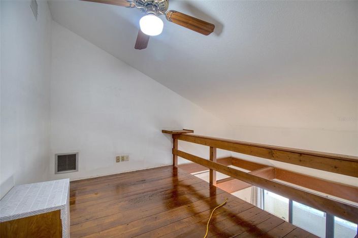 Image No.26-2 Bed Townhouse for sale