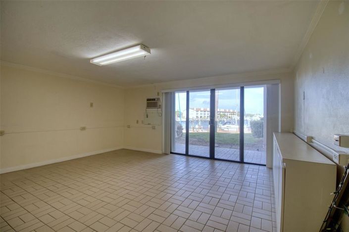 Image No.32-2 Bed Townhouse for sale