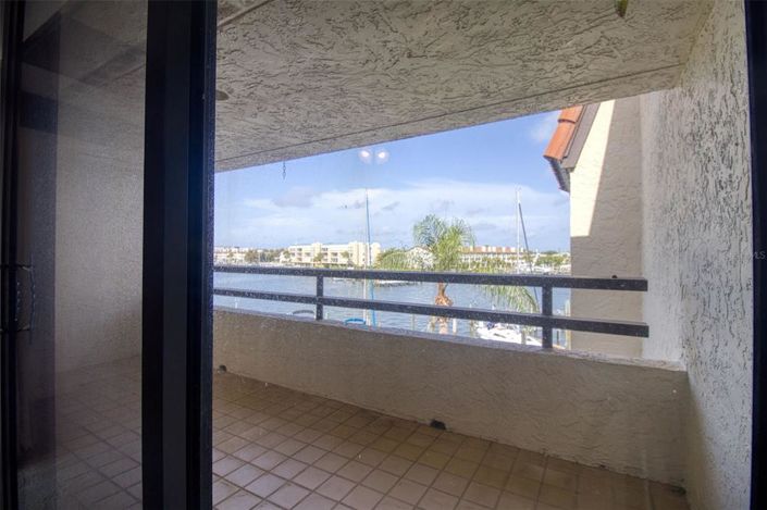 Image No.33-2 Bed Townhouse for sale