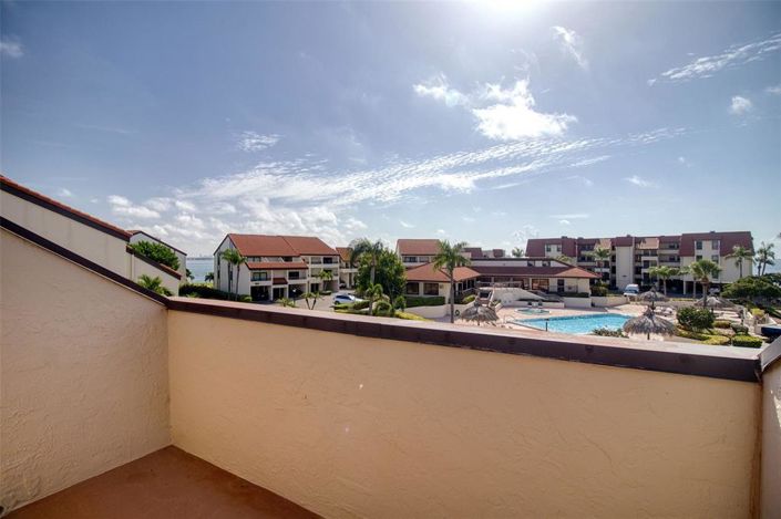 Image No.37-2 Bed Townhouse for sale