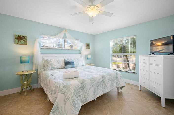 Image No.18-3 Bed Property for sale