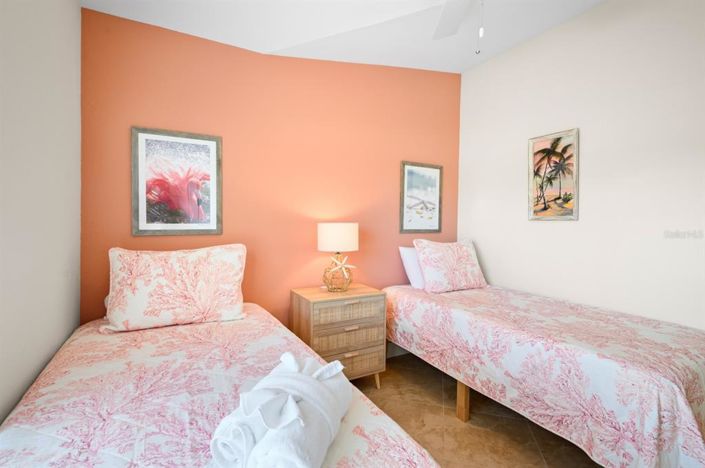 Image No.27-3 Bed Property for sale