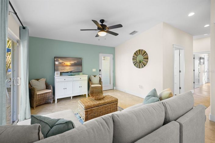 Image No.9-3 Bed Property for sale