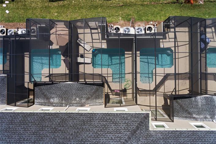 Image No.28-5 Bed Townhouse for sale