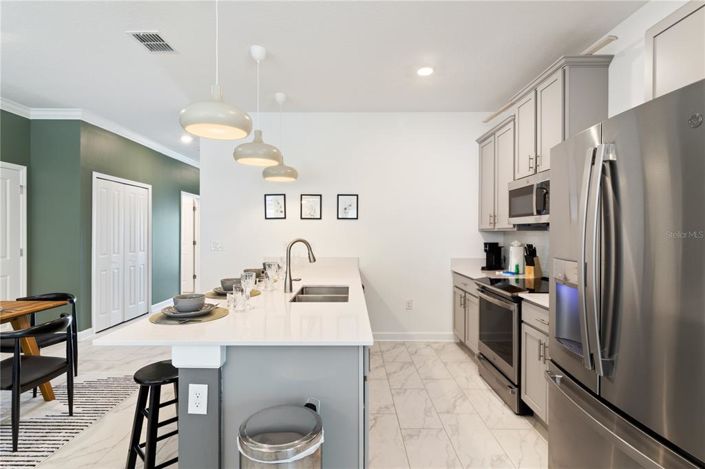 Image No.6-5 Bed Townhouse for sale