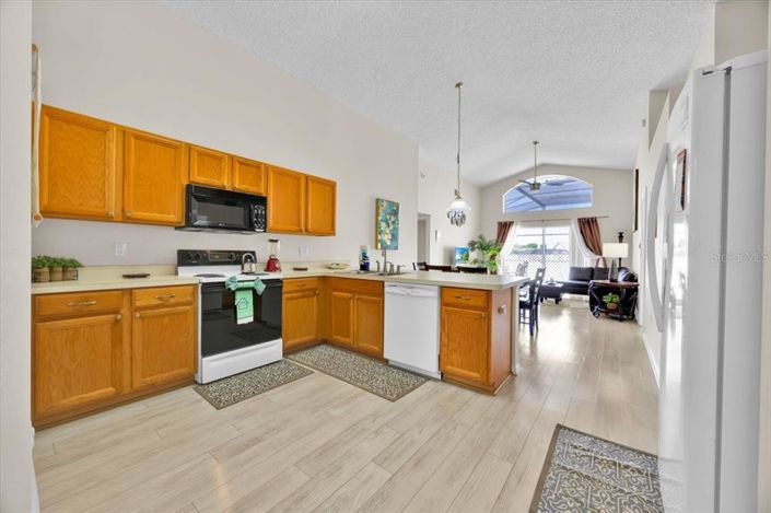 Image No.10-4 Bed Property for sale