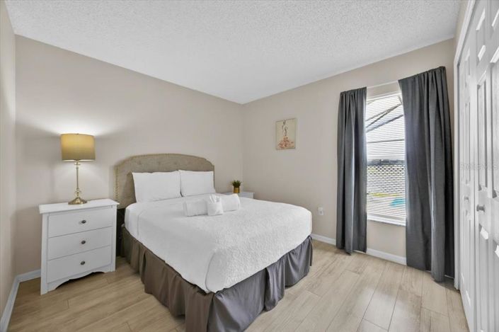 Image No.16-4 Bed Property for sale