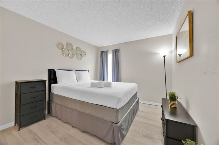 Image No.19-4 Bed Property for sale