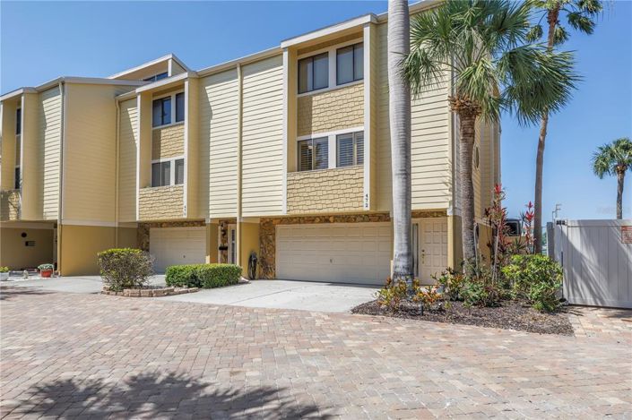 Image No.1-3 Bed Townhouse for sale