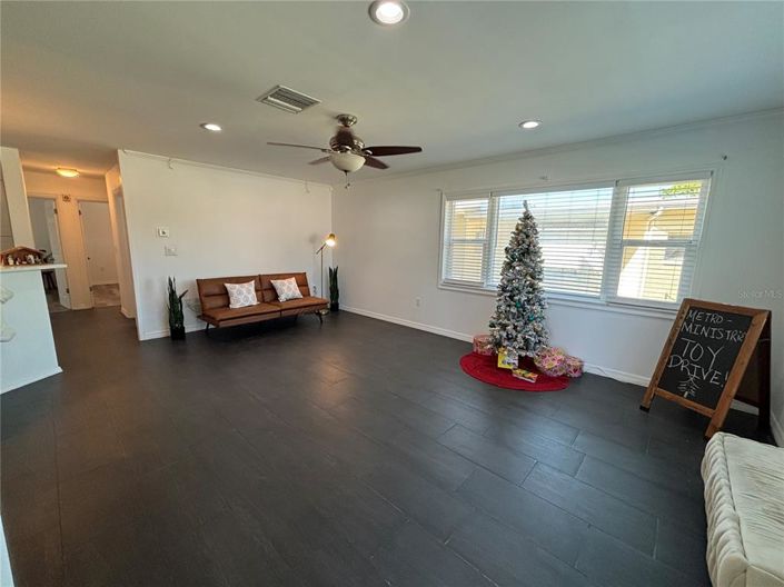 Image No.4-2 Bed Property for sale