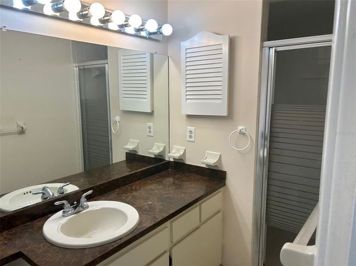 Image No.21-2 Bed Townhouse for sale