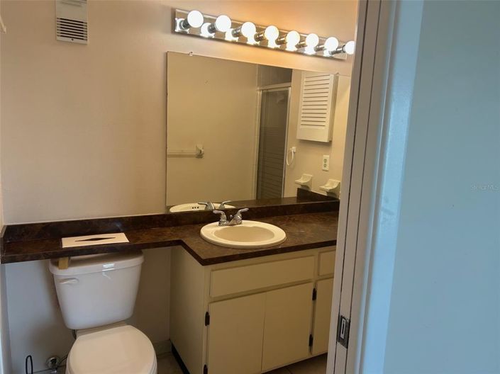 Image No.22-2 Bed Townhouse for sale