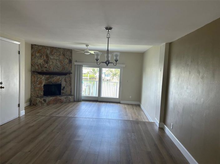 Image No.38-2 Bed Townhouse for sale