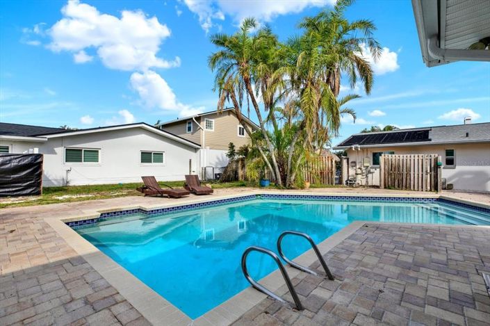 Image No.17-4 Bed Property for sale