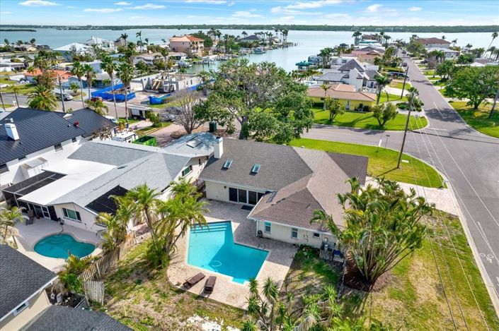 Image No.2-4 Bed Property for sale