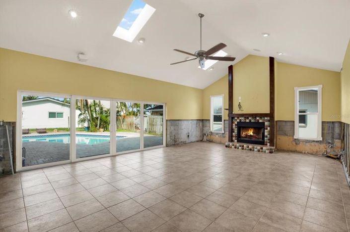 Image No.6-4 Bed Property for sale