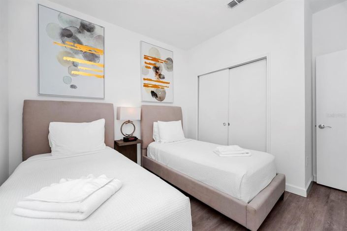 Image No.32-4 Bed Townhouse for sale