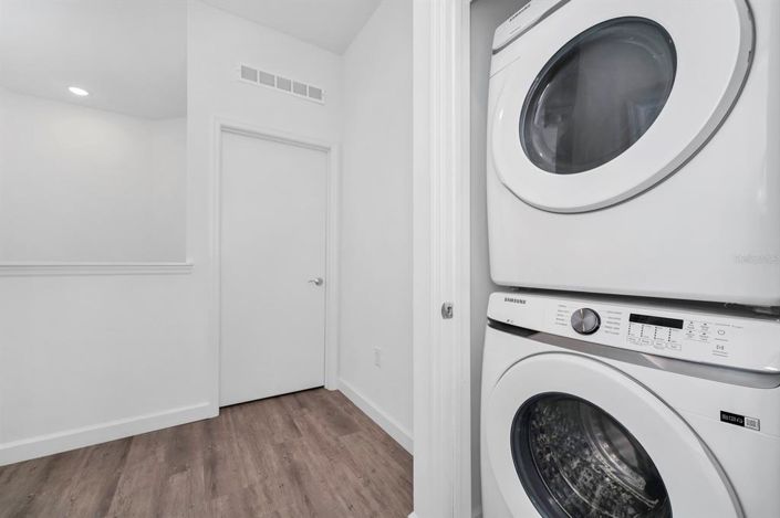 Image No.33-4 Bed Townhouse for sale