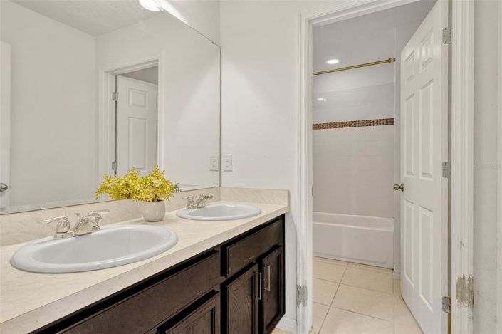 Image No.23-5 Bed Property for sale