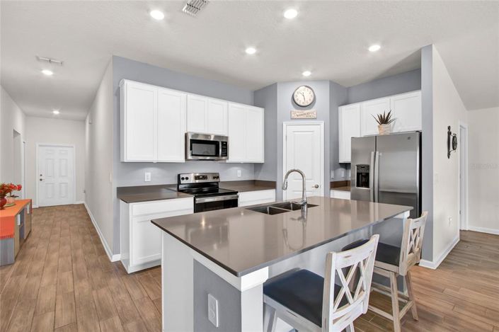 Image No.5-3 Bed Property for sale