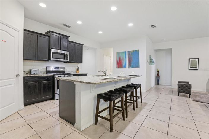 Image No.12-7 Bed Property for sale