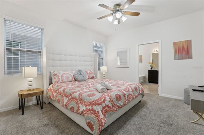 Image No.17-7 Bed Property for sale