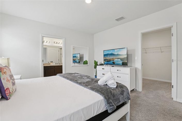 Image No.40-7 Bed Property for sale