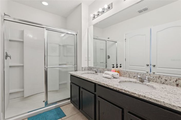 Image No.43-7 Bed Property for sale